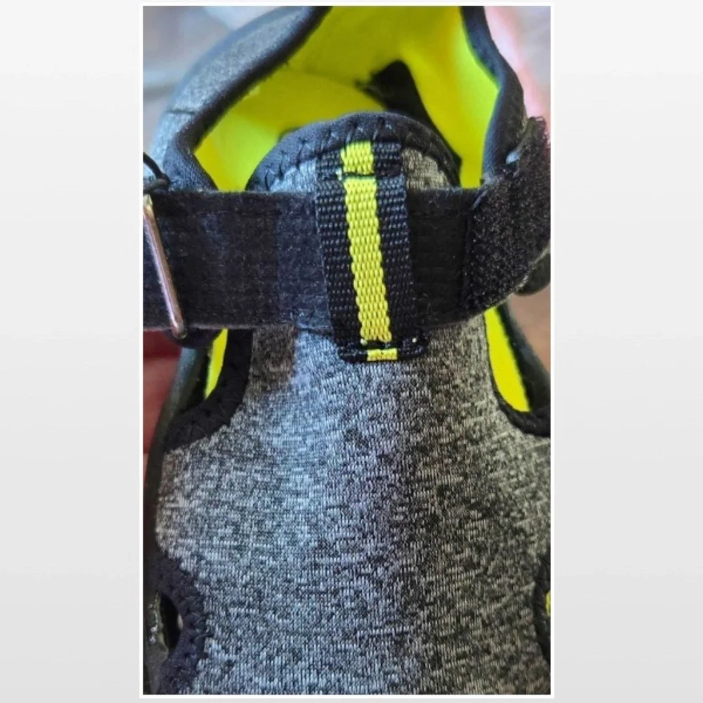 New Wave Zone Shoes Boys Size 7 Toddlers Kids Grey Yellow Fisherman NWT